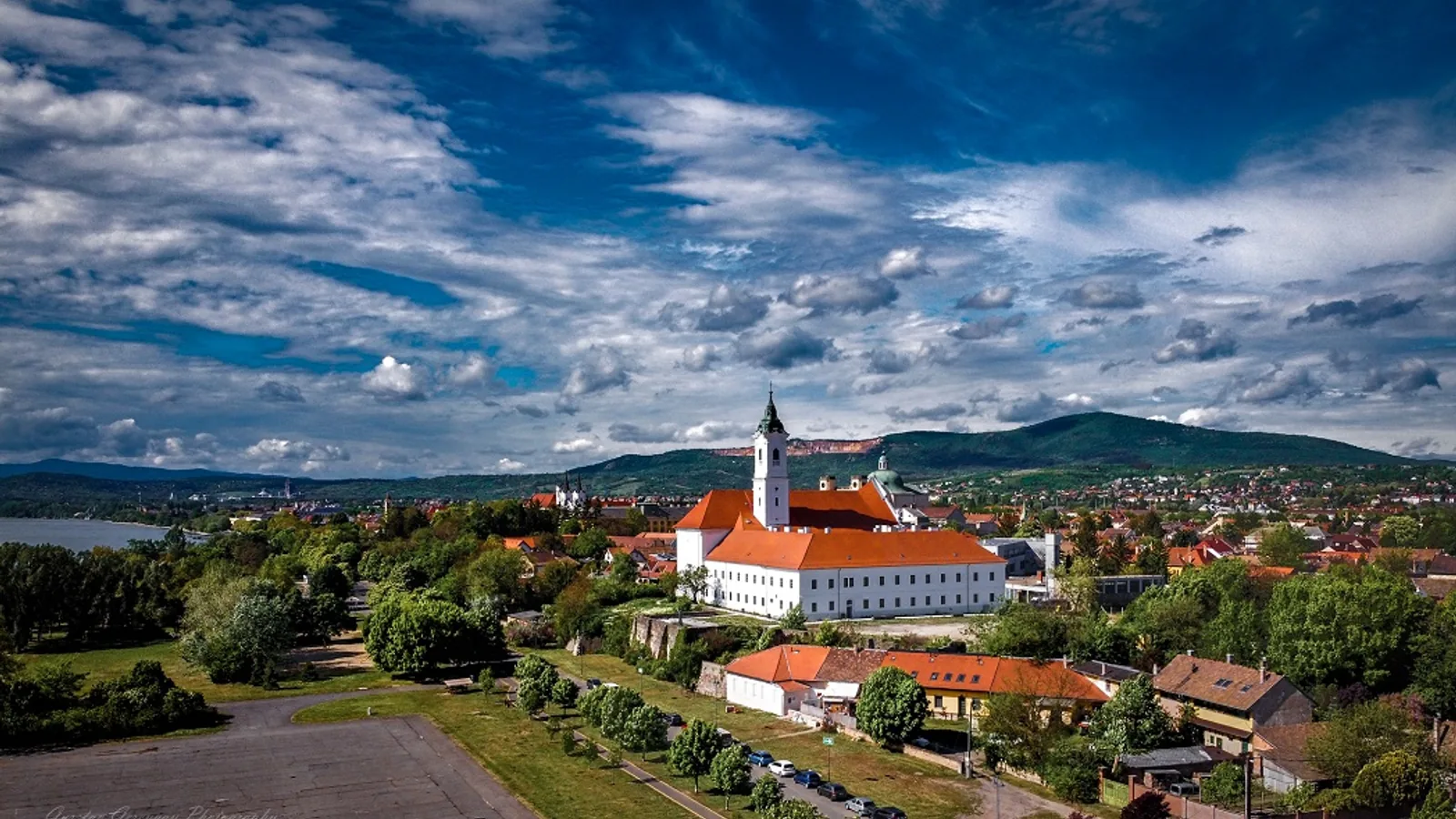 Konyhakész tűzifa házhozszállítás Vác és környékén